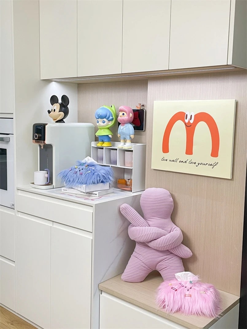 Adorable animal-themed tissue holder for Danish pastel decor