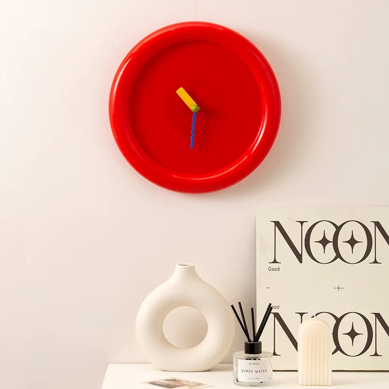 Vintage aesthetic wall clock for modern home décor