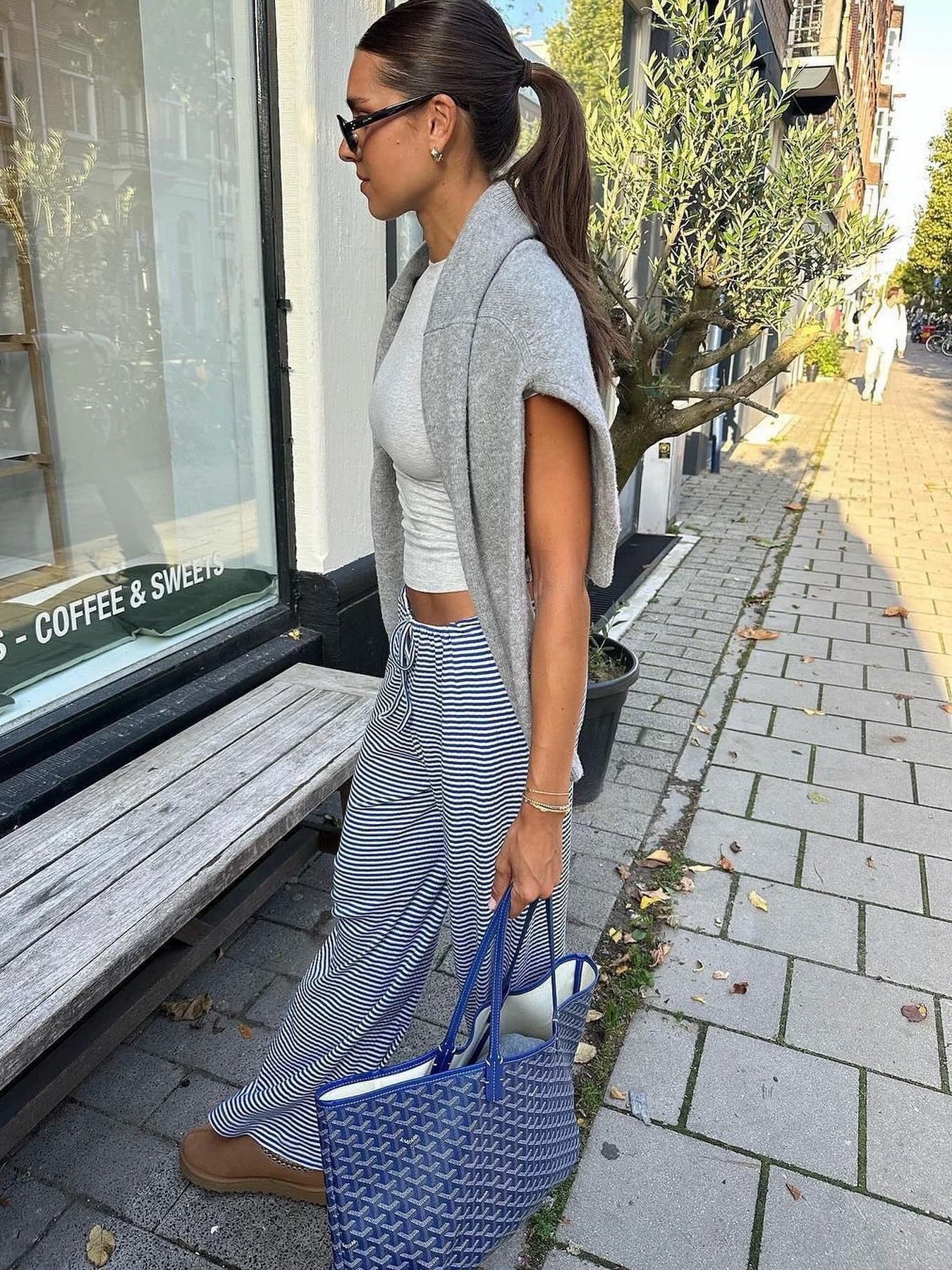 Women’s stripe pants for a chic streetwear look
